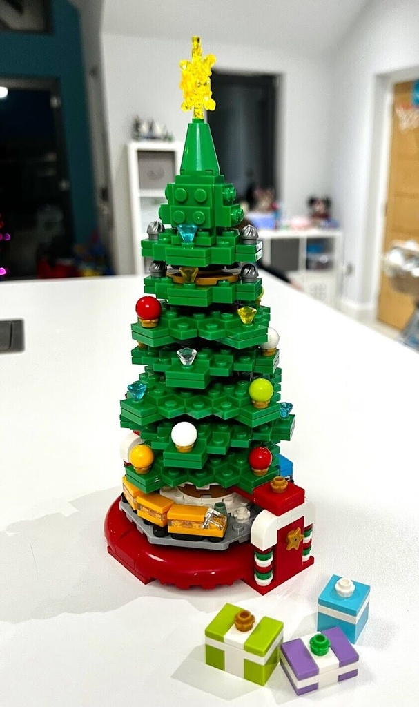 LEGO 40338 Limited Edition Christmas Tree 100 Parts Retired Set