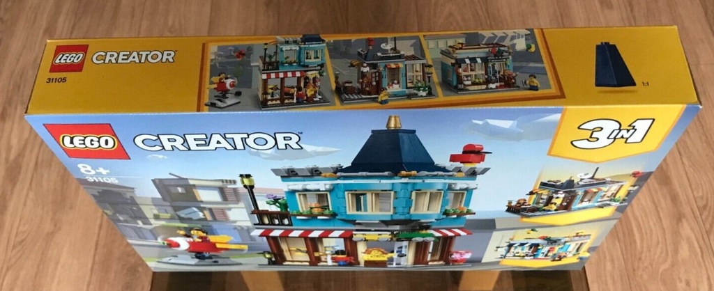Lego 31105 Creator 3 in 1 Townhouse Toy Store 554 pcs Retired lego