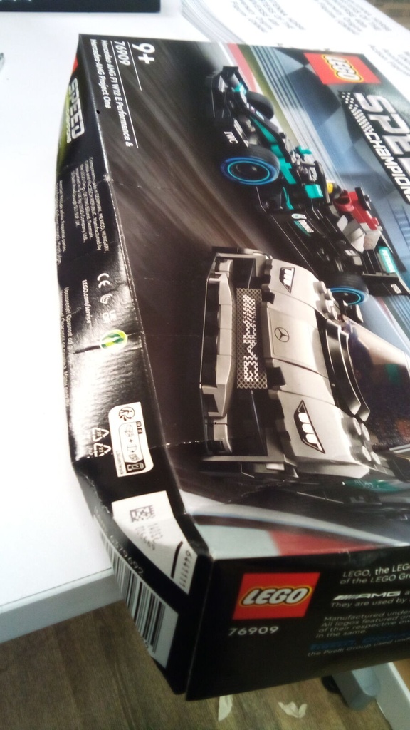LEGO 76909 MercedesAMG F1 W12 E MercidesAMG Damaged Box
