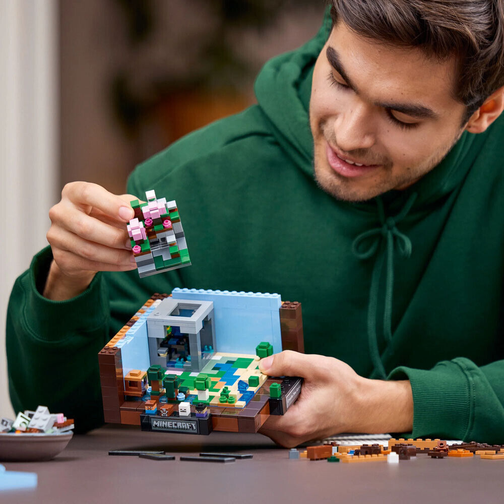 LEGO Minecraft 21265 The Crafting Table Age 18 1195pcs