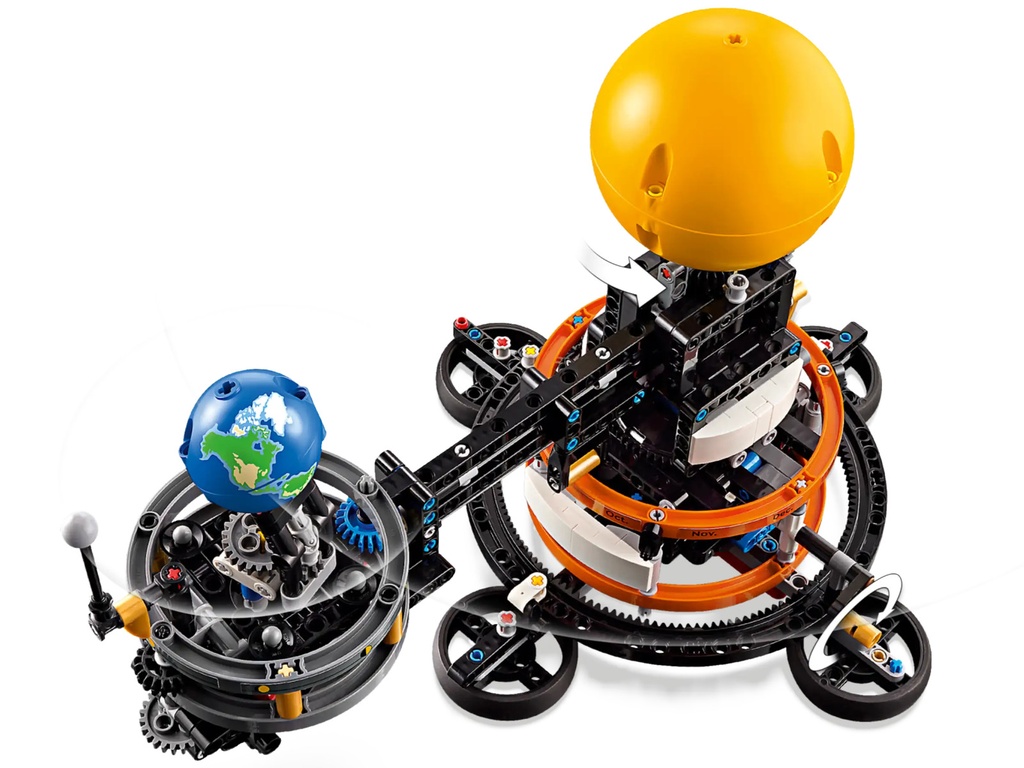 Lego Technic Planet Earth and Moon in Orbit 42179