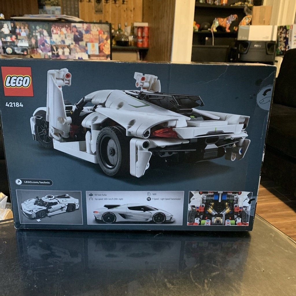 LEGO TECHNIC Koenigsegg Jesko Absolut White Hypercar 42184